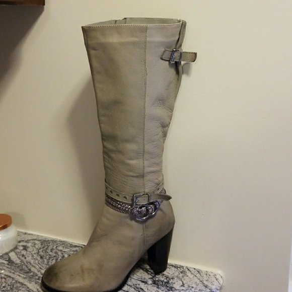 Two Lips Grey Leather Boots - Picture 5 of 8